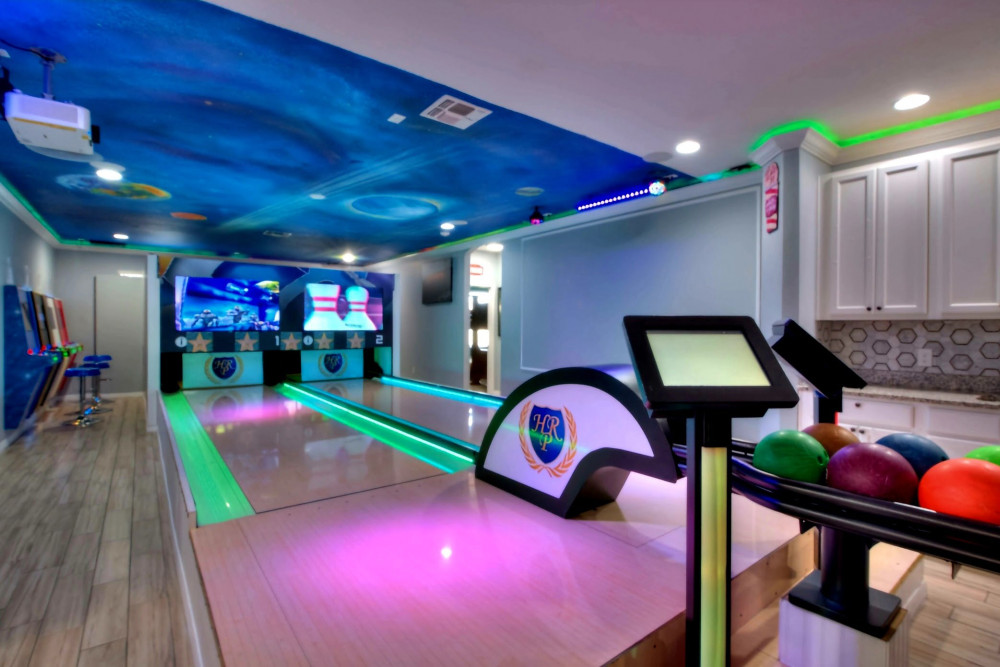 Global Villa & Hollywood Villa