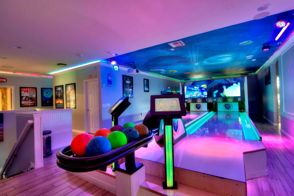 Global Villa & Hollywood Villa