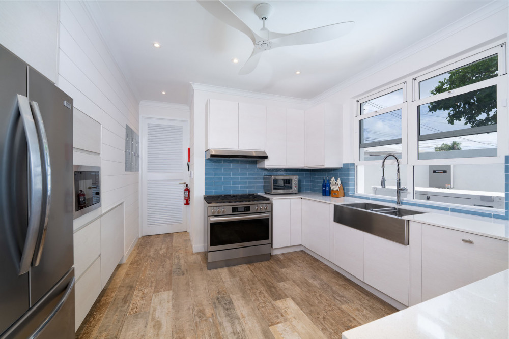 Sea Breeze House - 4 bed