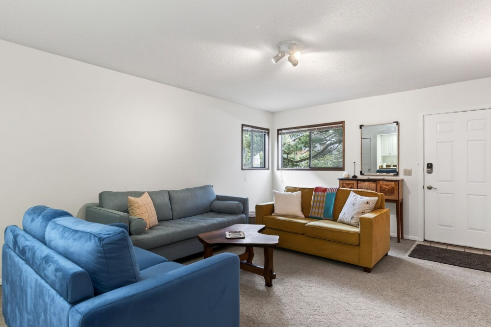 Manzanita 9
