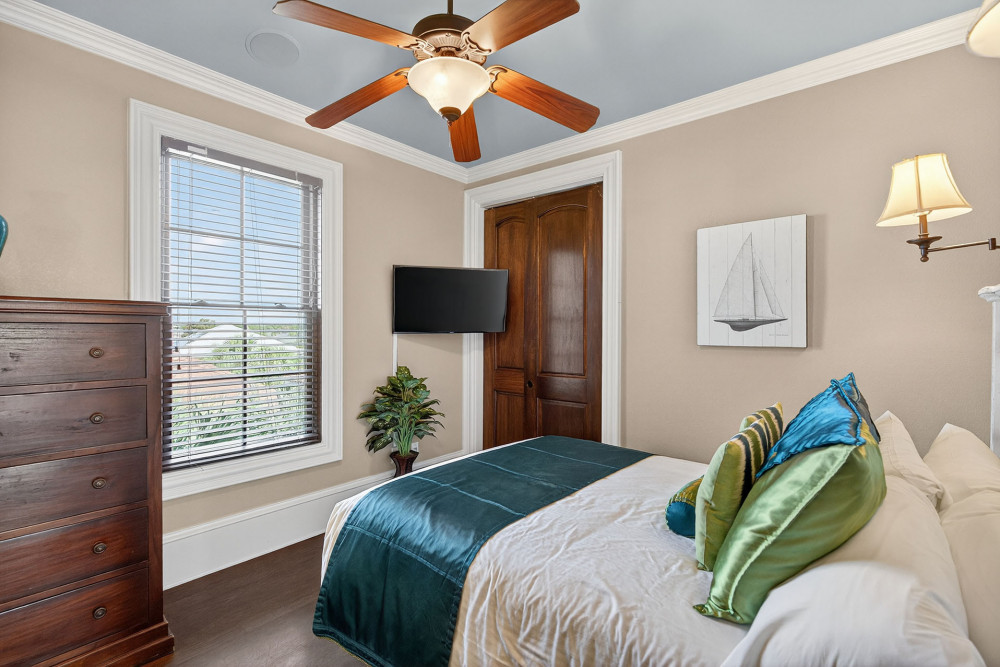 Miramar Beach 325