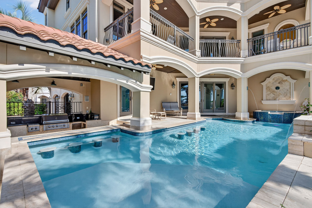 Miramar Beach 325