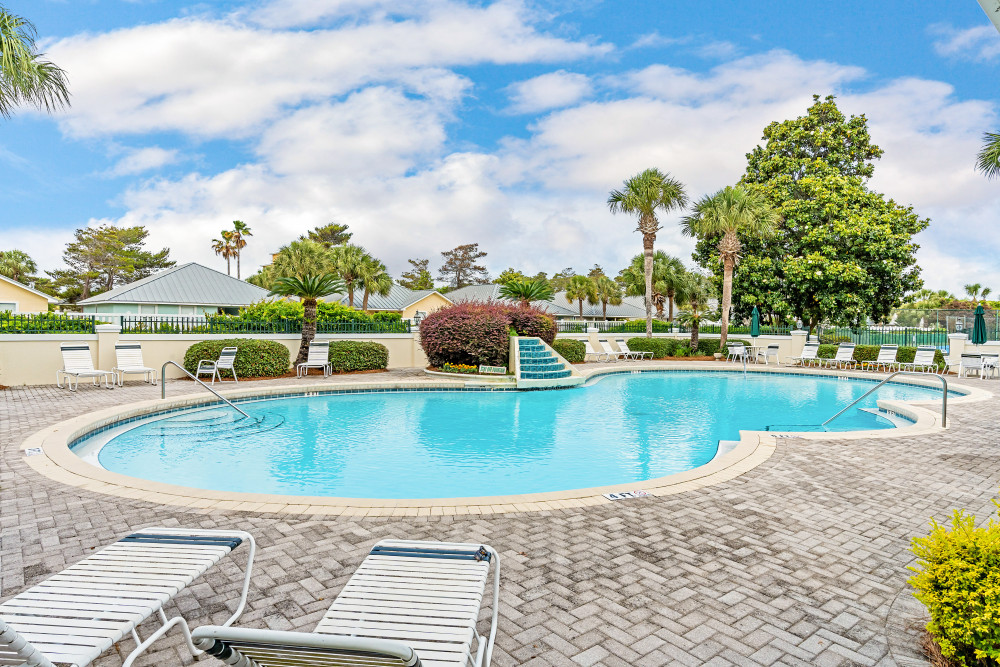 Miramar Beach 325