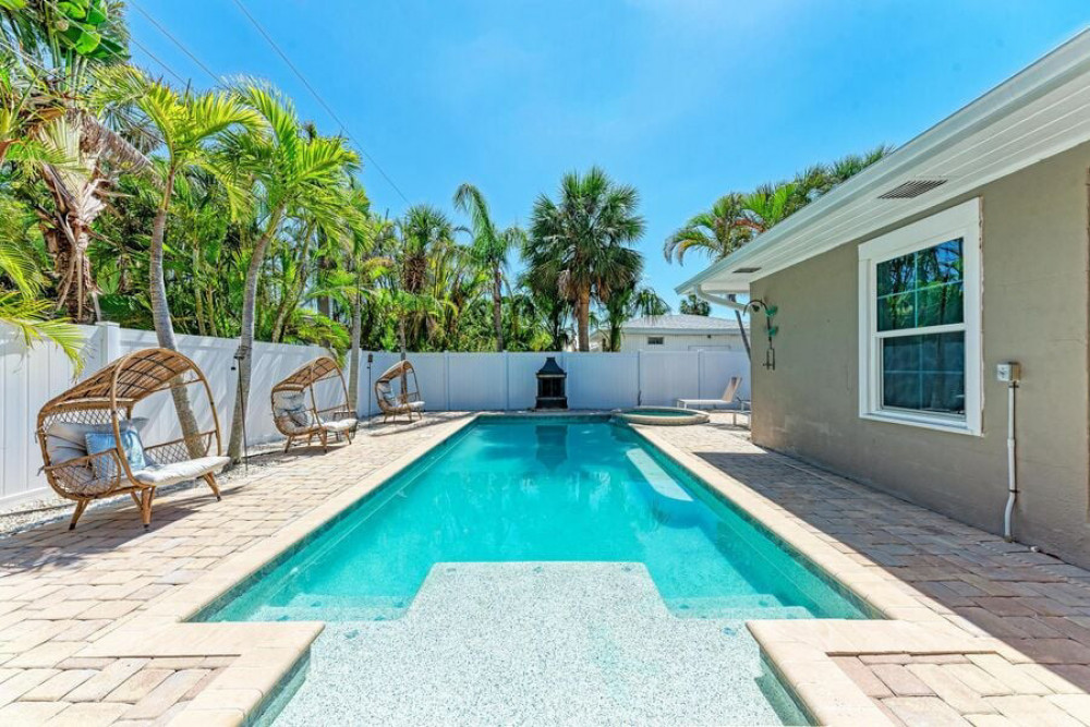 Holmes Beach 355