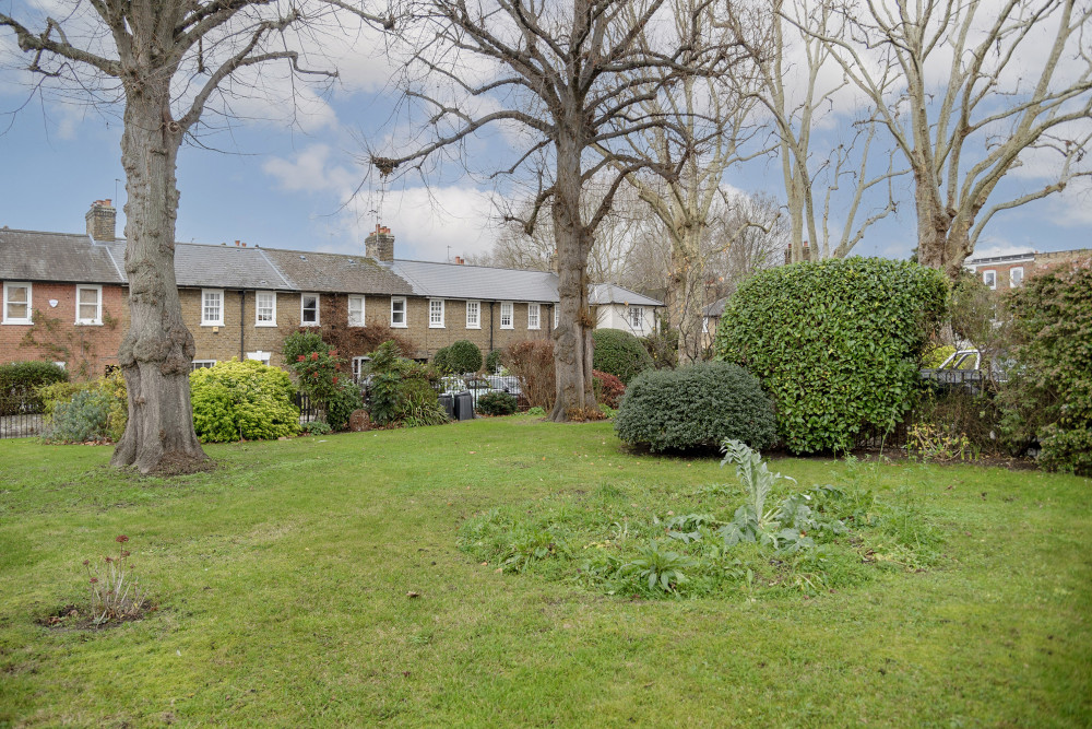 Secret Garden Square House