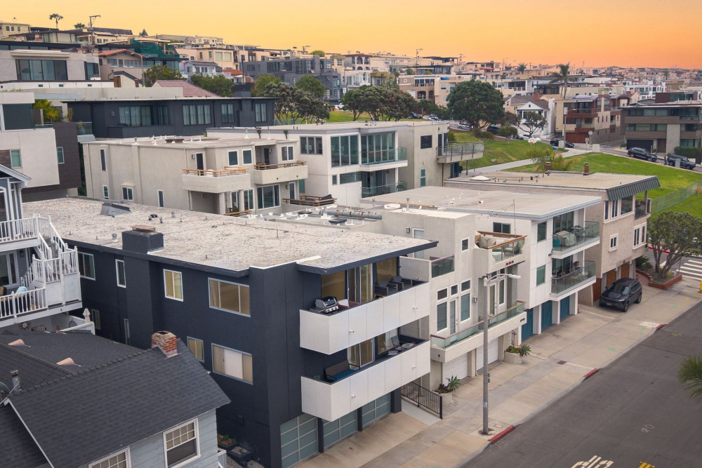 Manhattan Beach 2