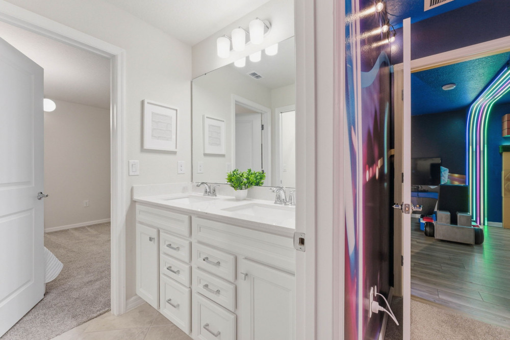 Windsor Cay 305