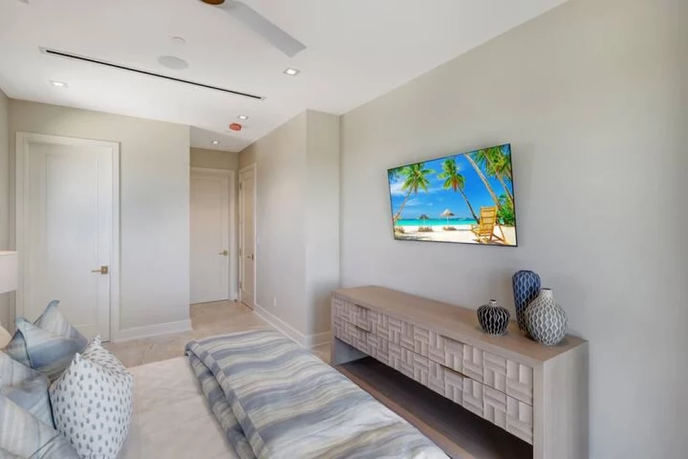 Aqualina 4-bed Penthouse 1