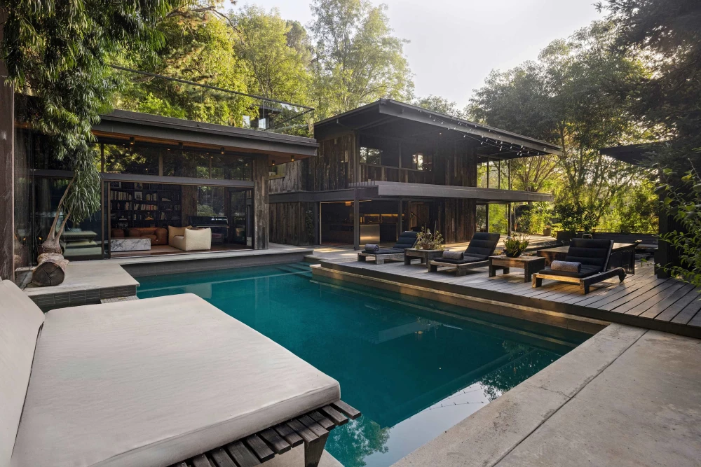 Hollywood Hills 9