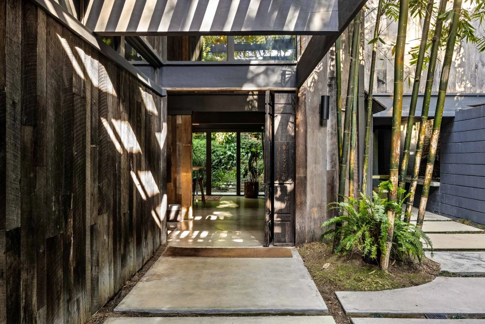 Hollywood Hills 9