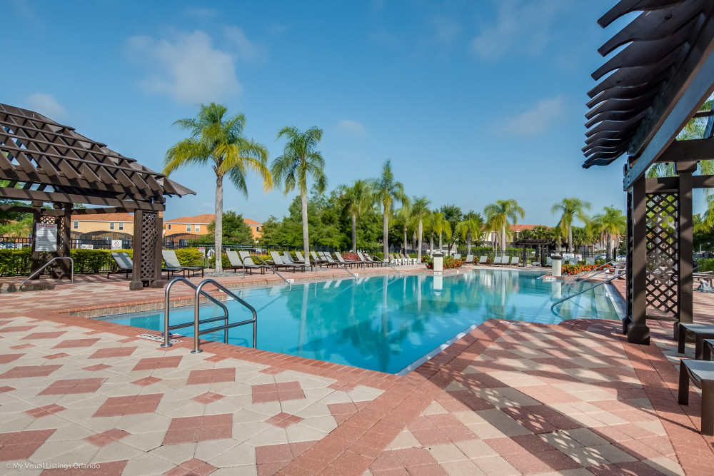 Bella Vida Resort 13