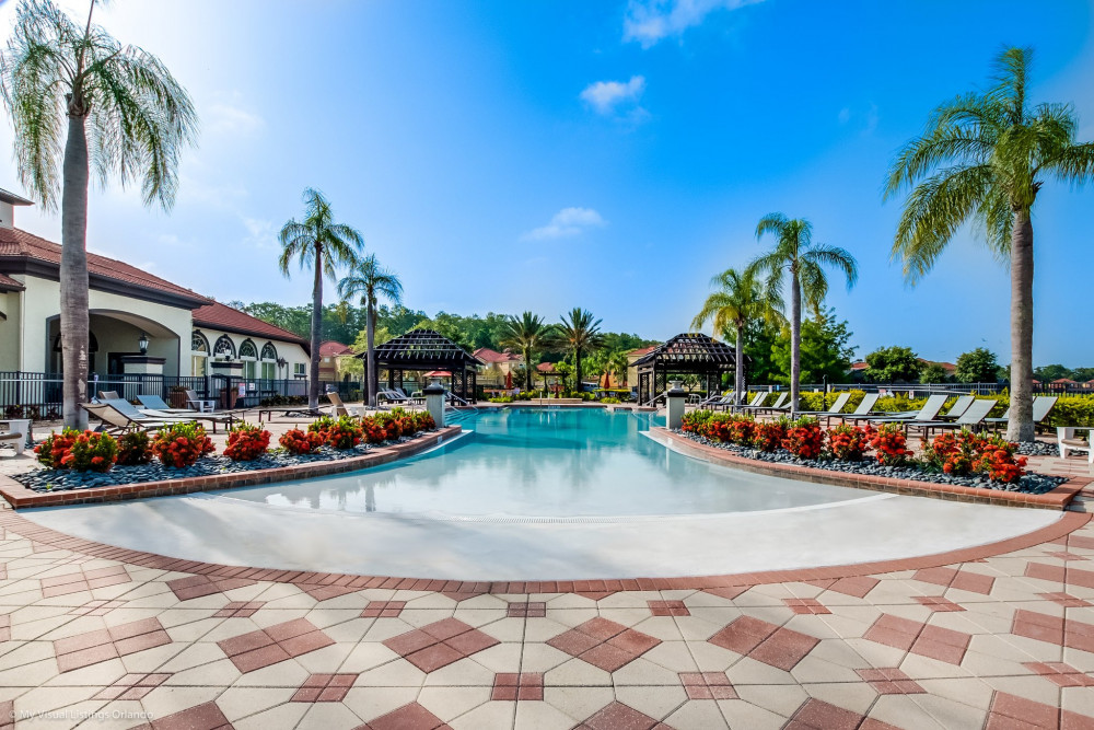 Bella Vida Resort 13