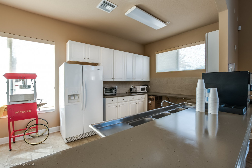 Bella Vida Resort 13