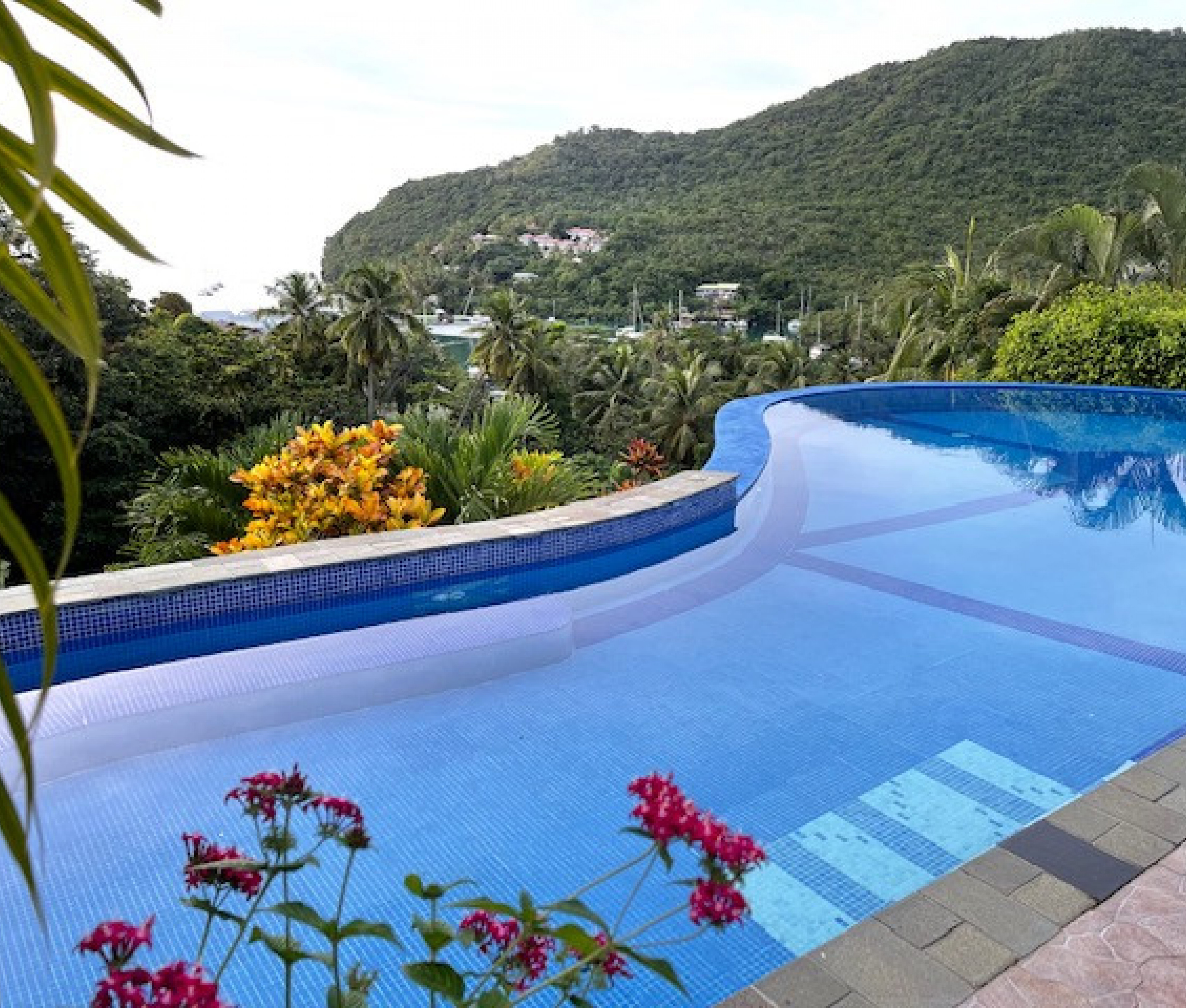 https://www.thetopvillas.com/destinations/caribbean/saint-lucia/marigot-bay/ashiana-villa