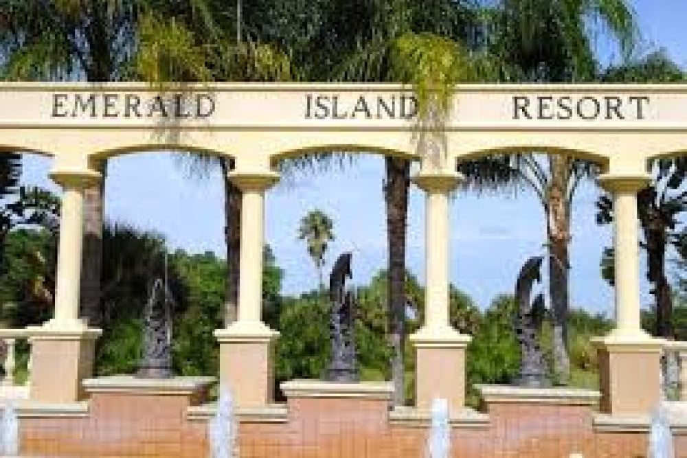 Emerald Island Resort 32