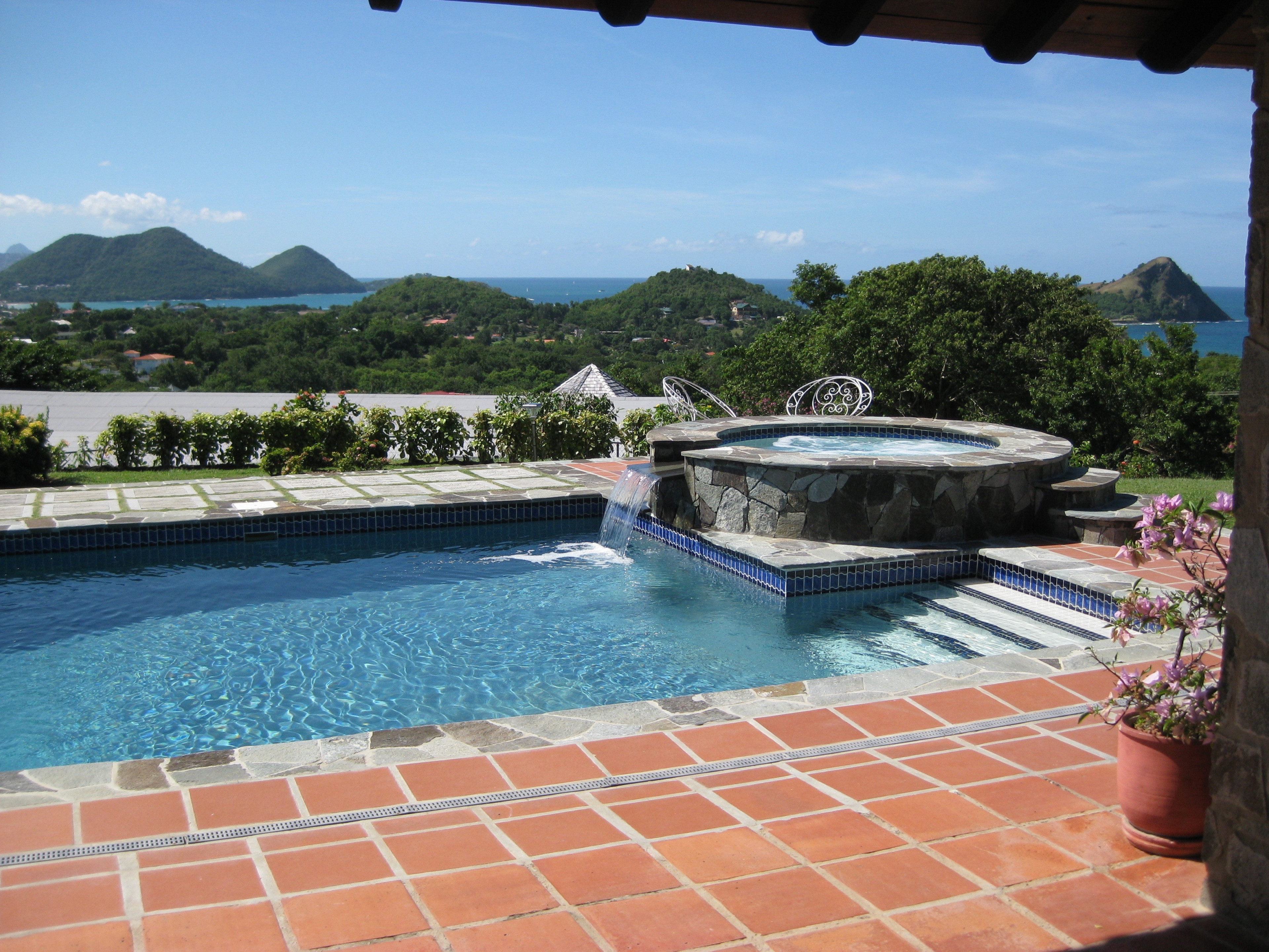 Calypso Court sea view villa in Cap Estate