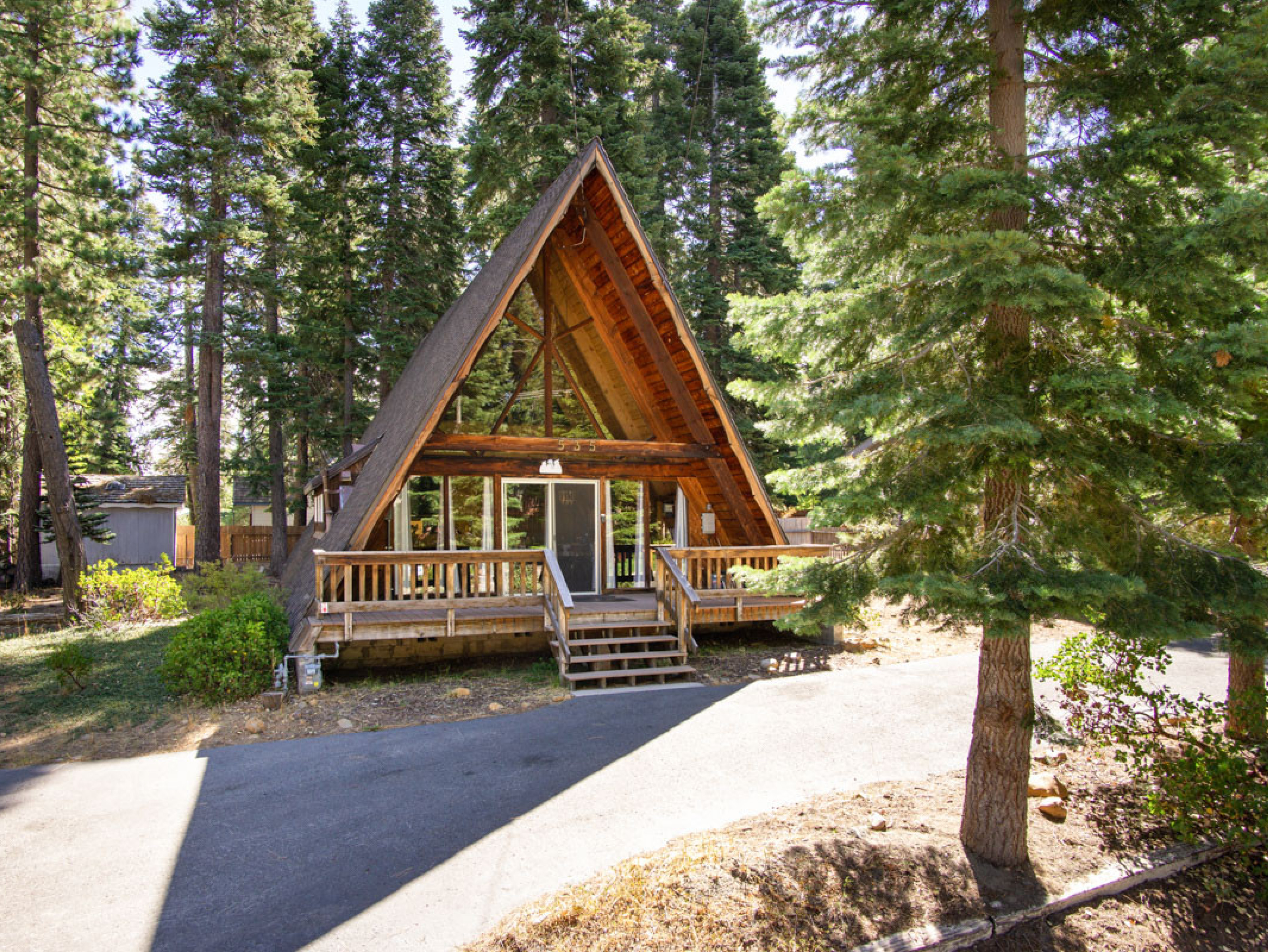 Lake Tahoe 11 vacation cabin rentals
