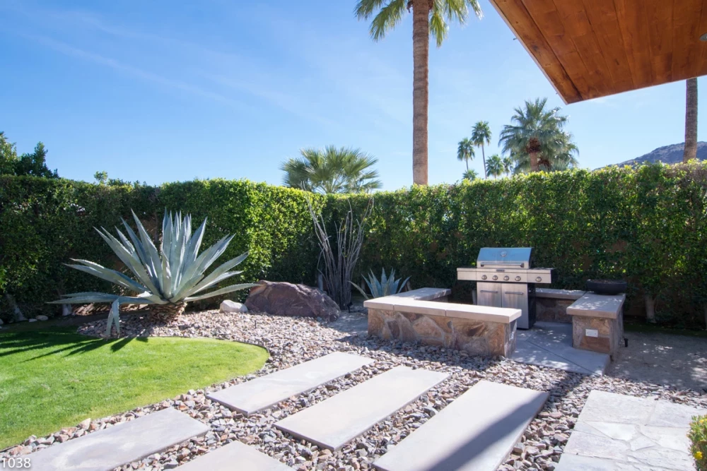 Palm Springs 2
