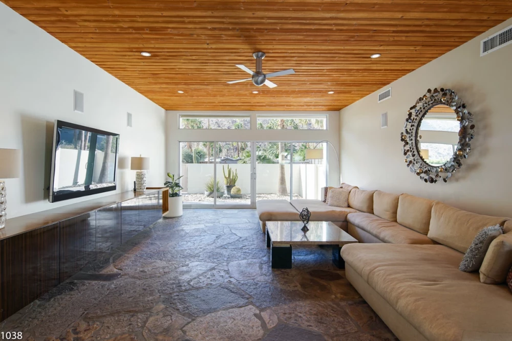 Palm Springs 2
