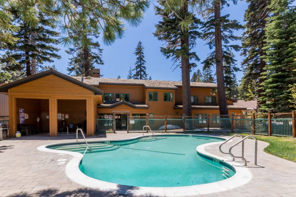 Mammoth Lakes 75