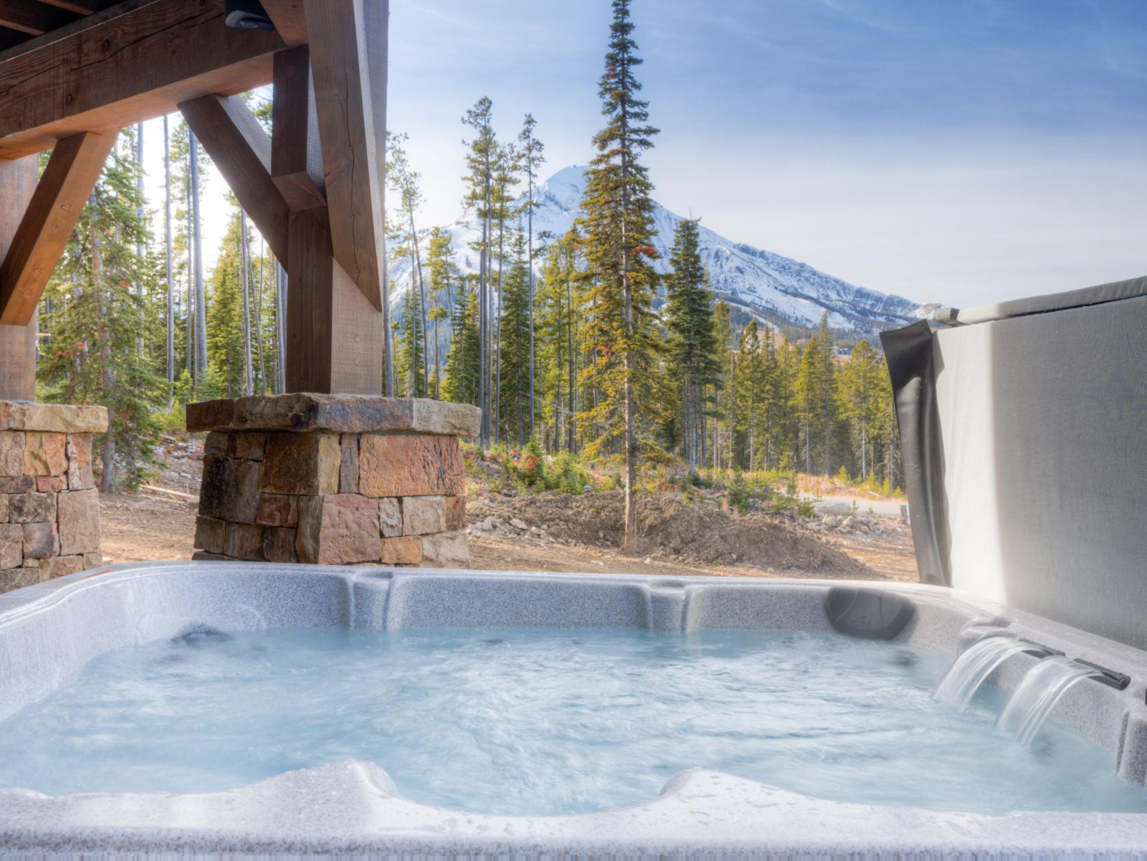 Big Sky 21 Yellowstone vacation rentals with hot tubs 