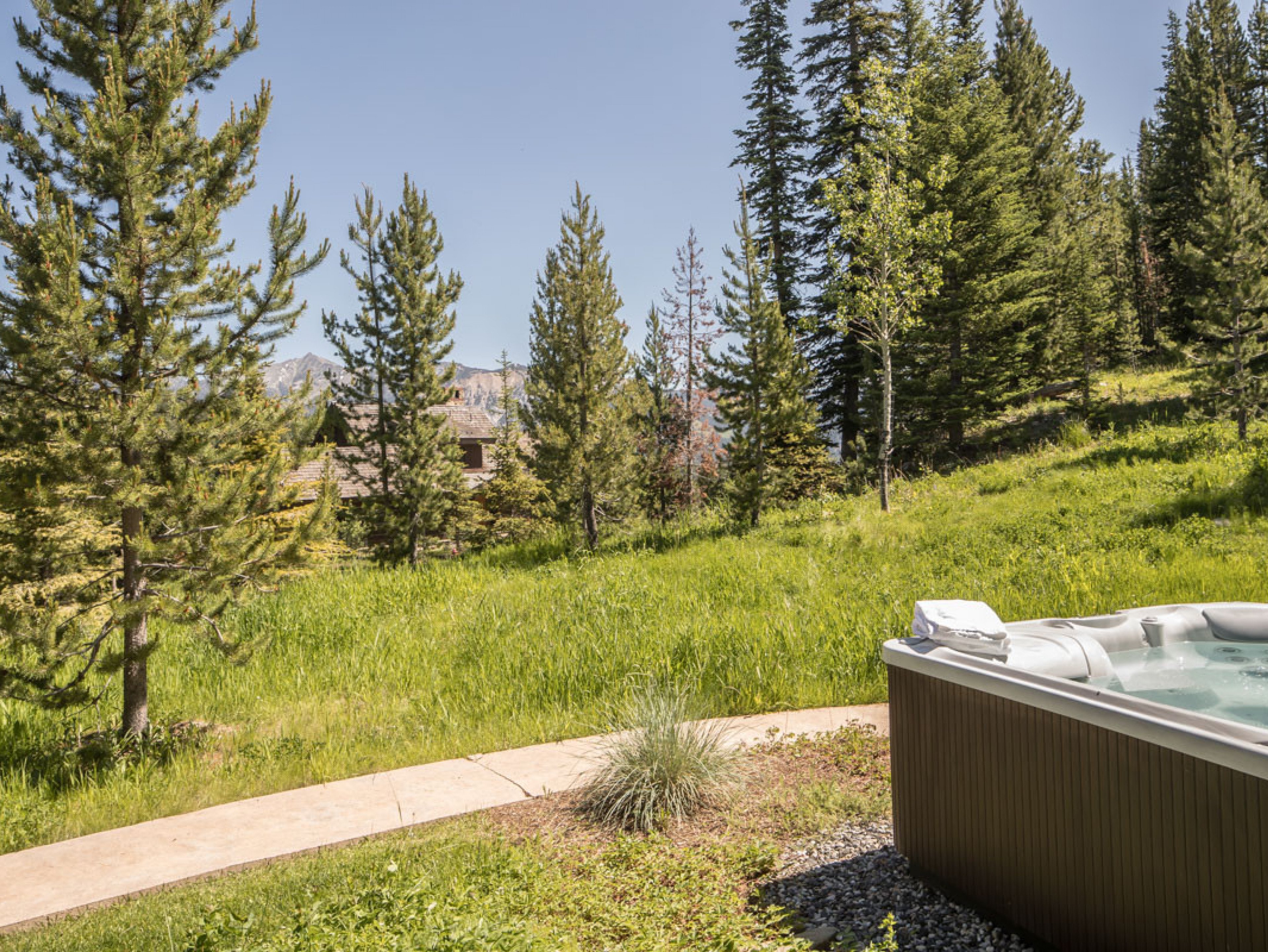 Big Sky 54 Montana mountain cabins with hot tubs