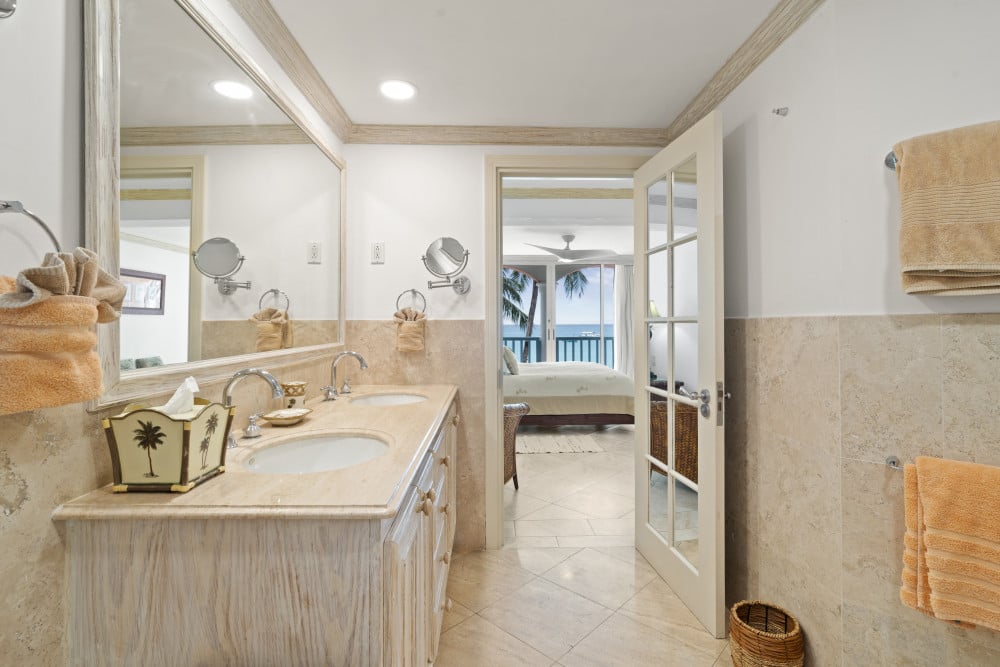 Villas on the Beach 201