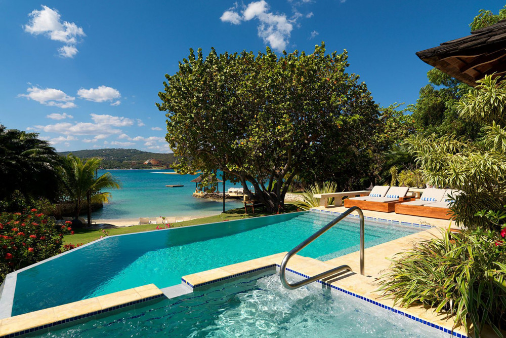 Amanoka on the Beach