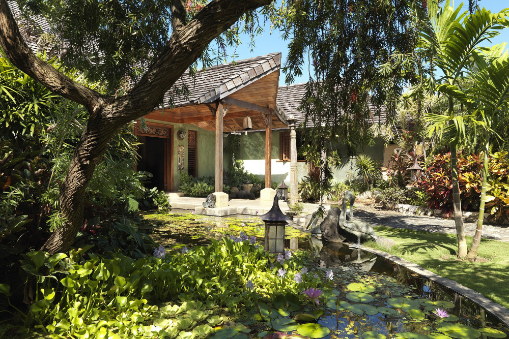 Amanoka on the Beach