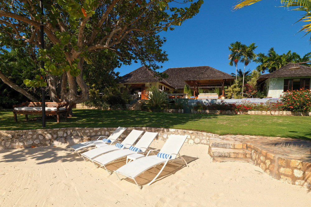 Amanoka on the Beach