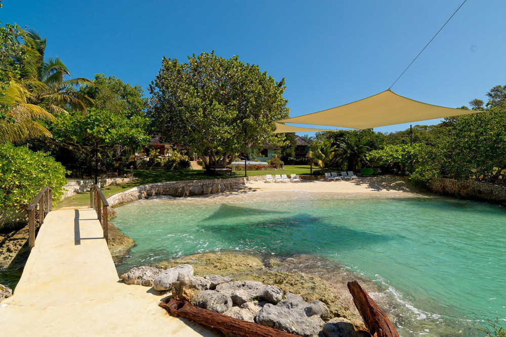 Amanoka on the Beach