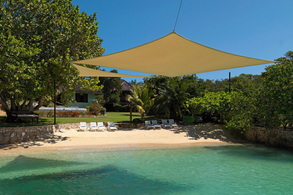 Amanoka on the Beach