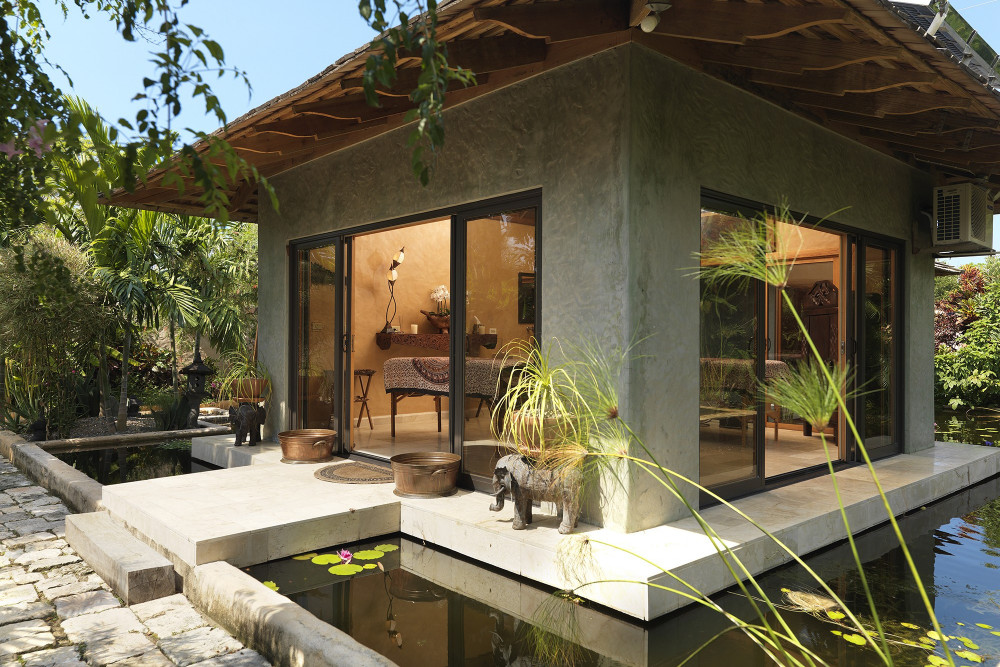 Amanoka on the Beach