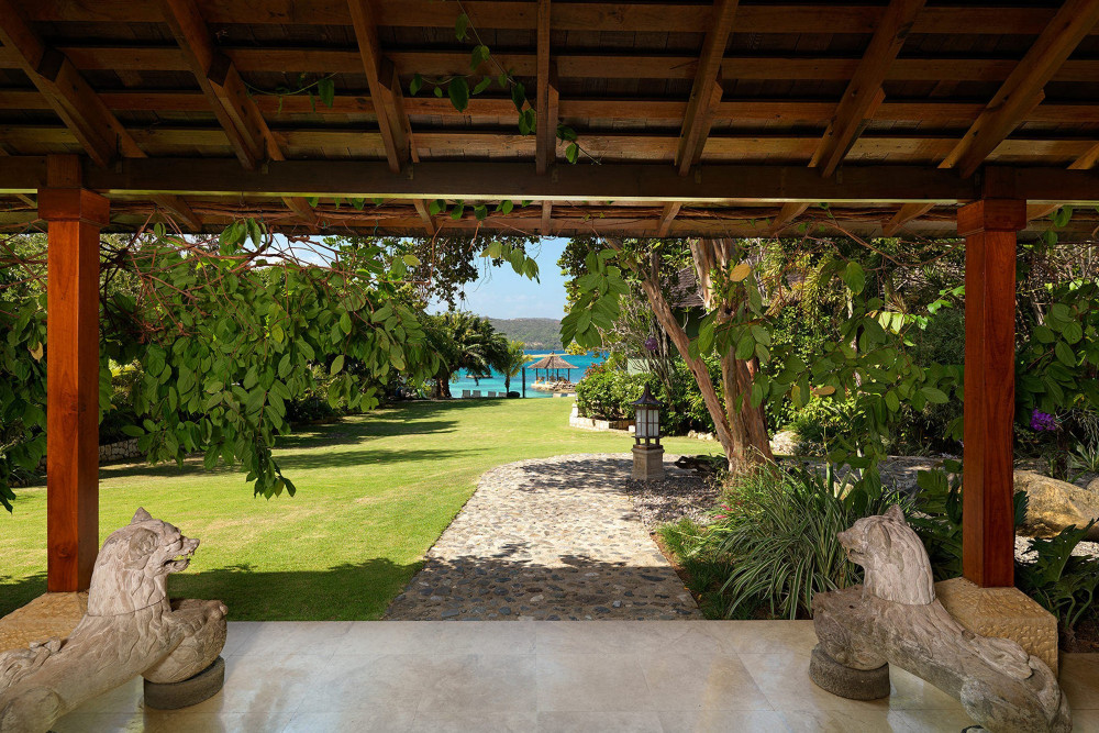 Amanoka on the Beach