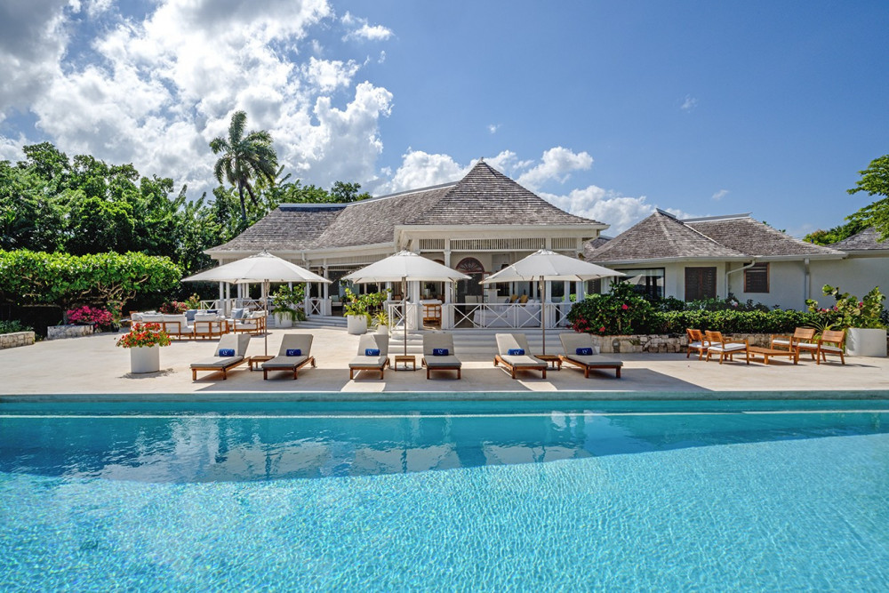 Longview Villa on Round Hill