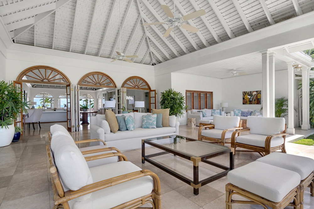 Longview Villa on Round Hill