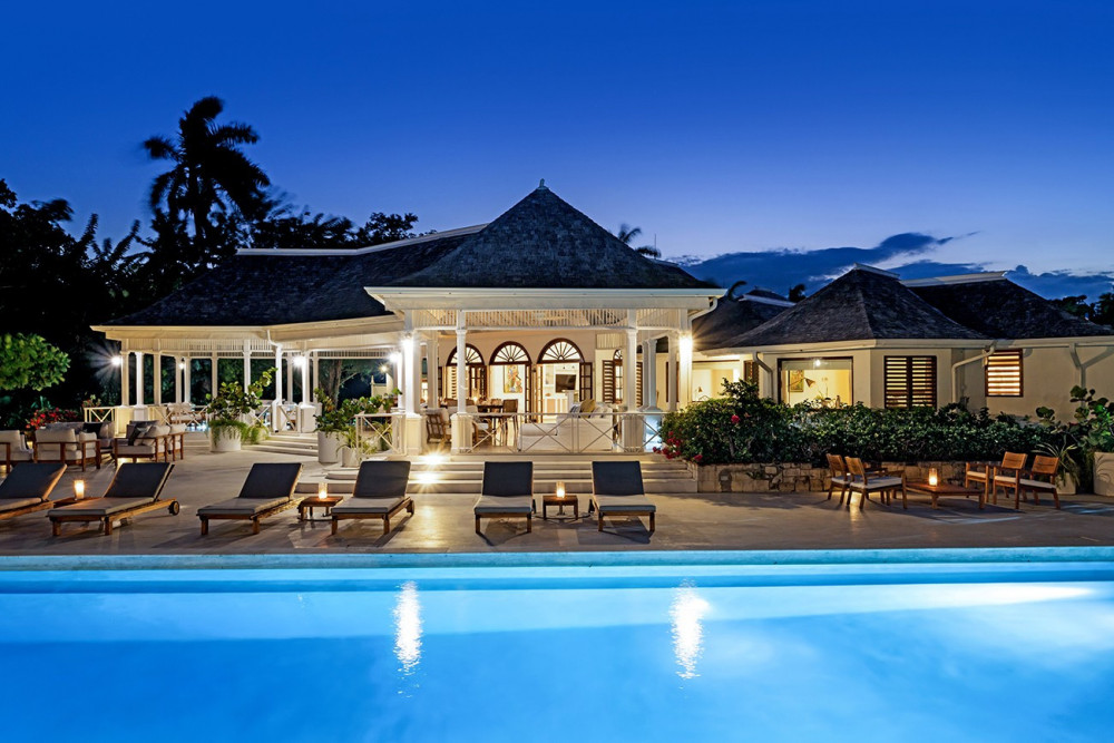 Longview Villa on Round Hill