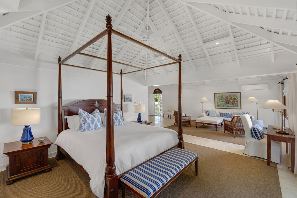 Longview Villa on Round Hill