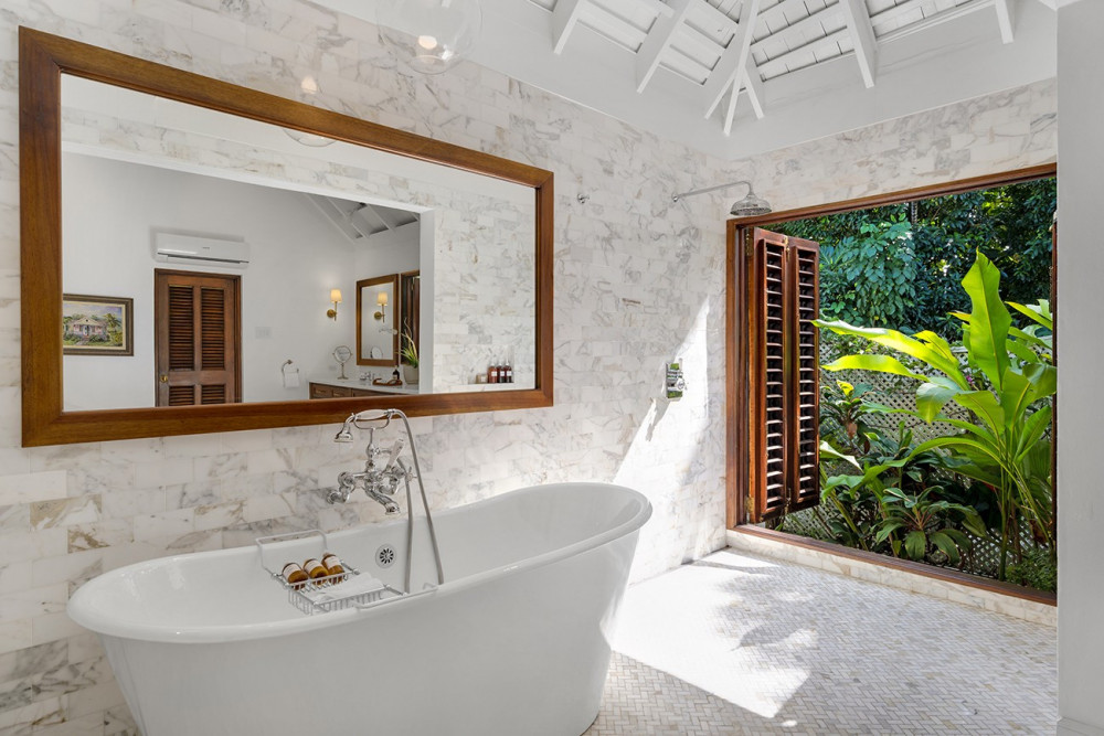 Longview Villa on Round Hill