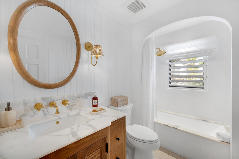 Longview Villa on Round Hill