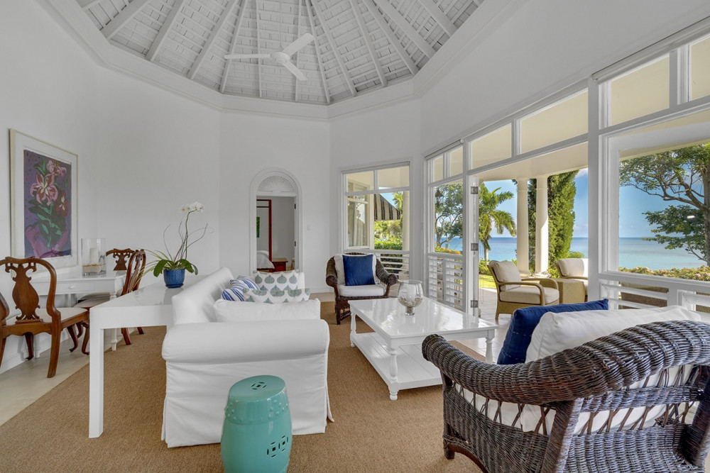 Longview Villa on Round Hill