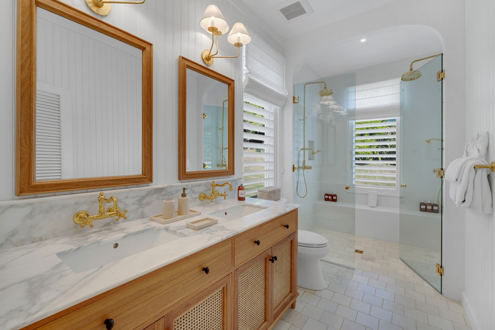 Longview Villa on Round Hill