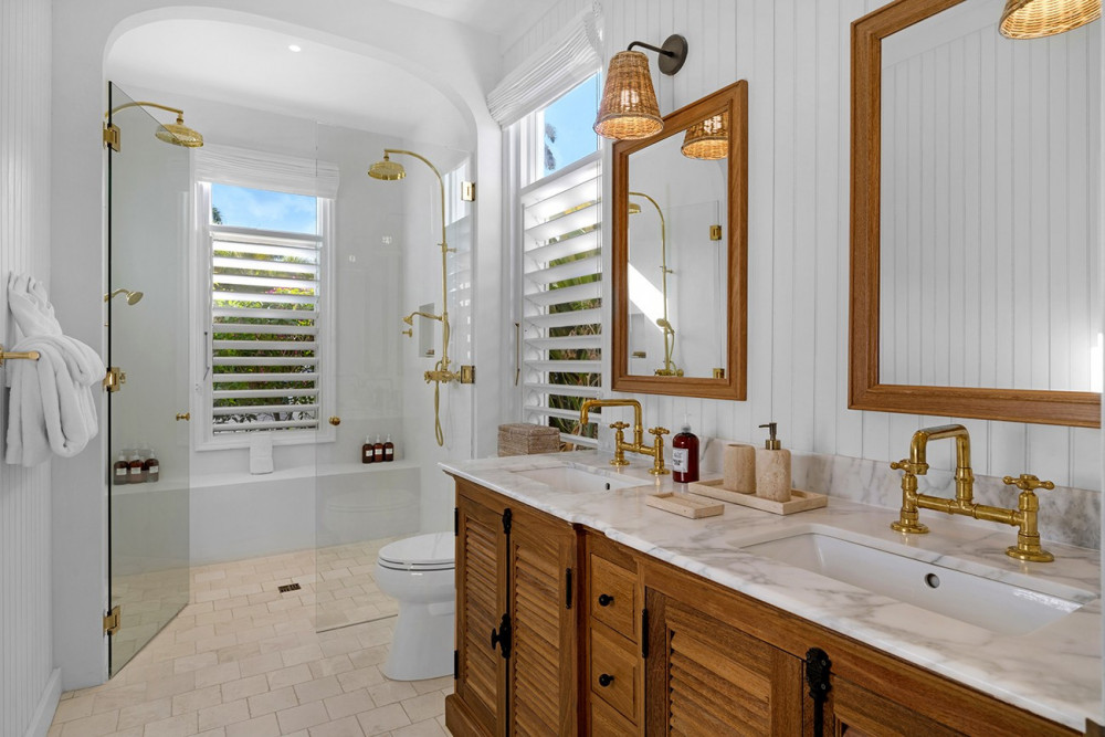 Longview Villa on Round Hill