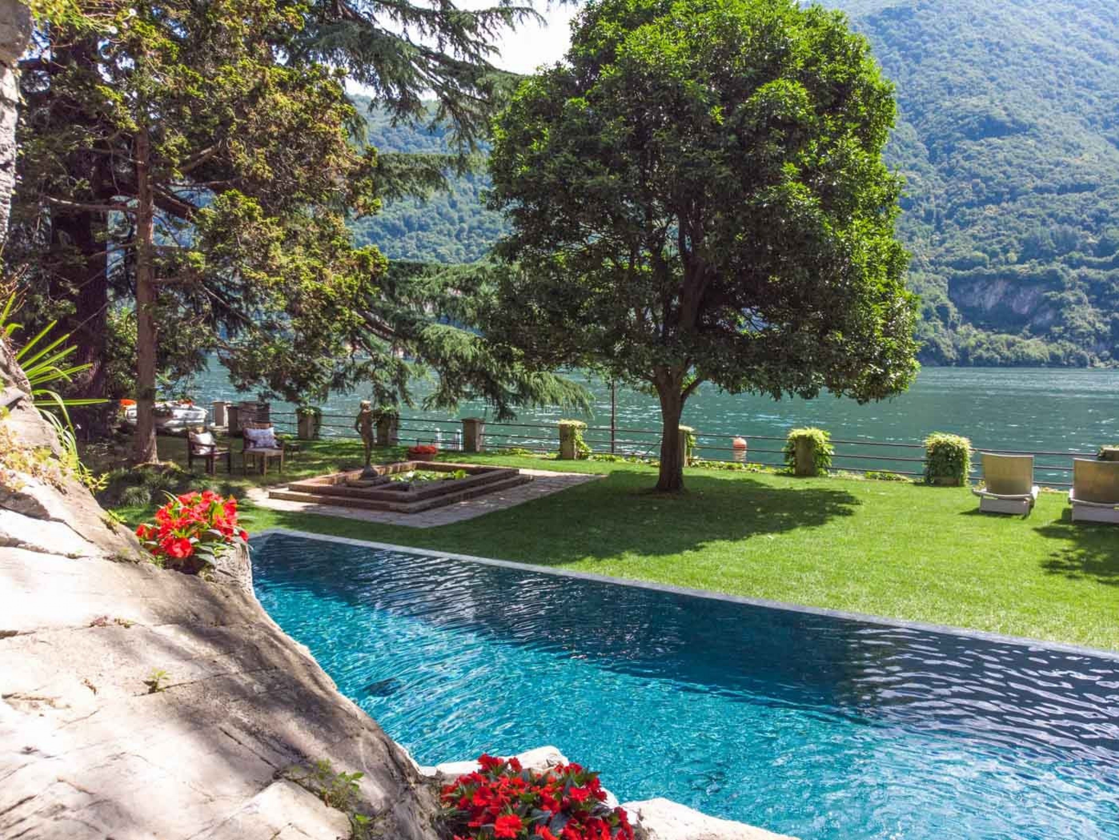 Lake Como villa rentals with pools - Adria