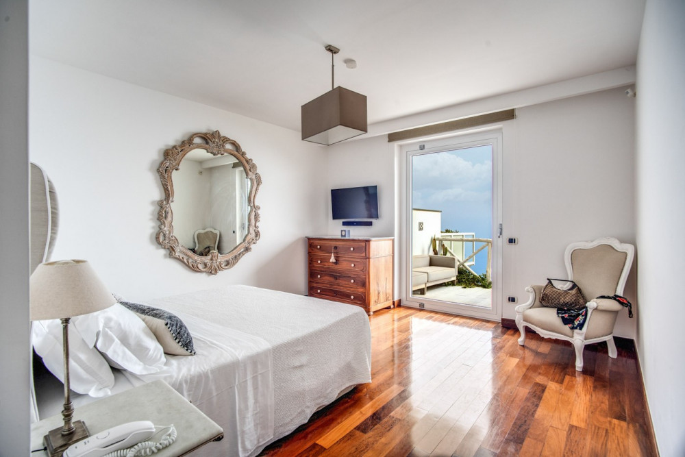 Sorrento 9
