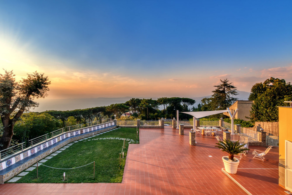 Sorrento 12
