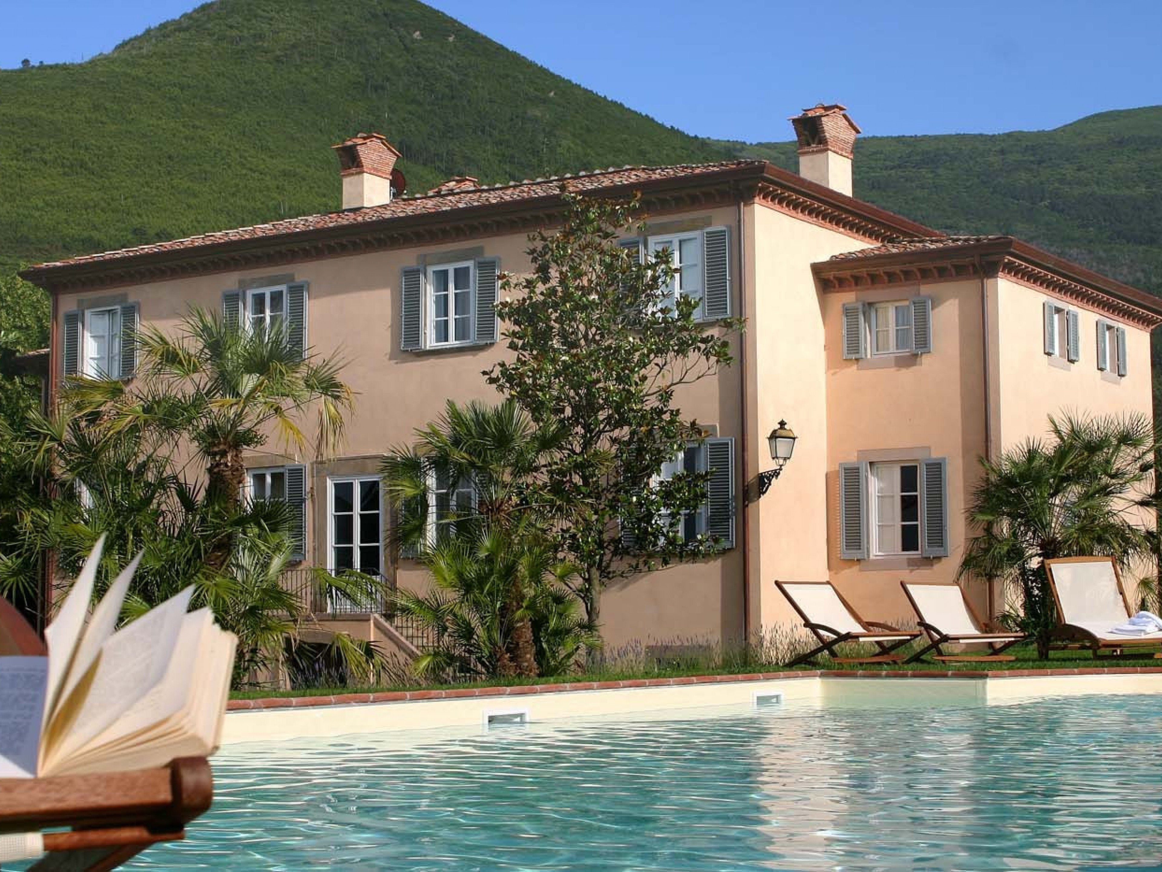 Bosco Lucca villas with pools