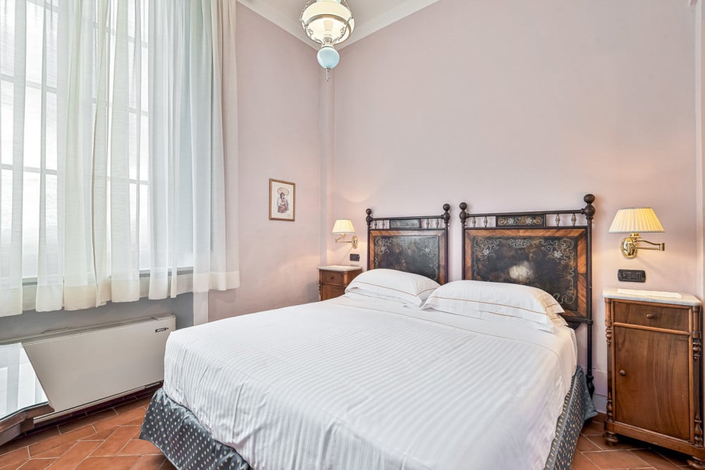 Daniela 16 Bed