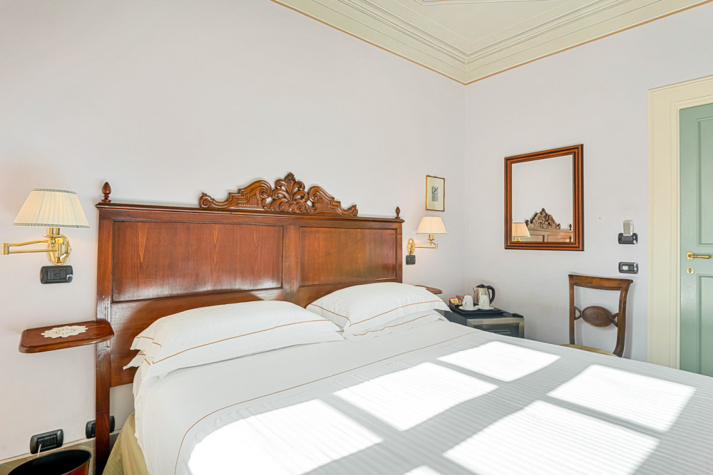 Daniela 16 Bed