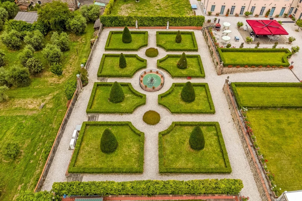 Lucca 22